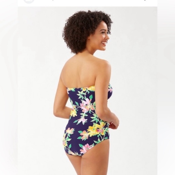 Tommy Bahama® Sun  Lilies Twist Front
Shirred Bandeau One Piece size 8 - Picture 2 of 11
